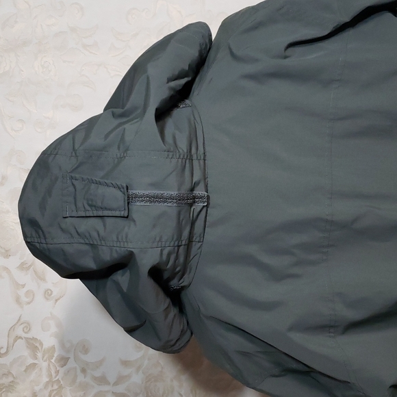 L.L.Bean Womens Green Coat with Hidden Hood M - Picture 6 of 11